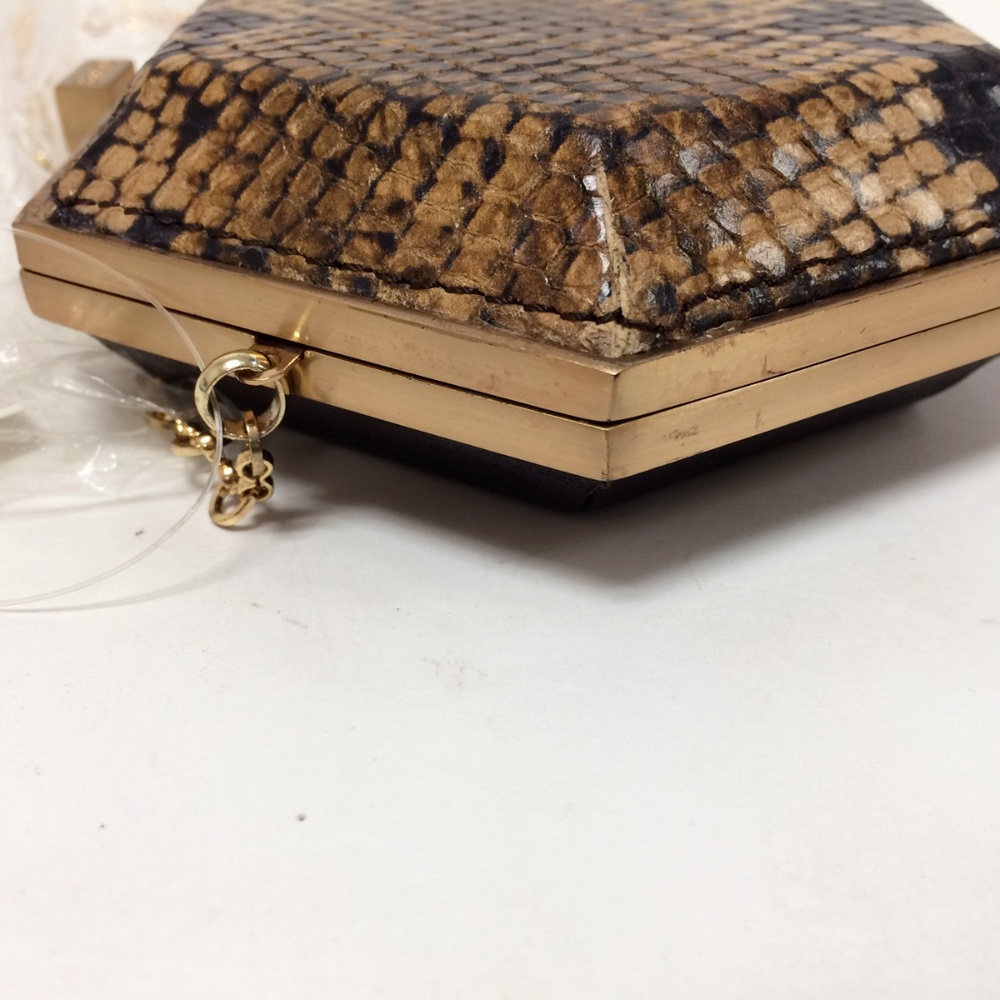 Be & D Snake Embossed Leather Clutch - Picture 7 of 8